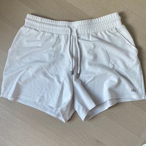 Alo Yoga Dreamy Short